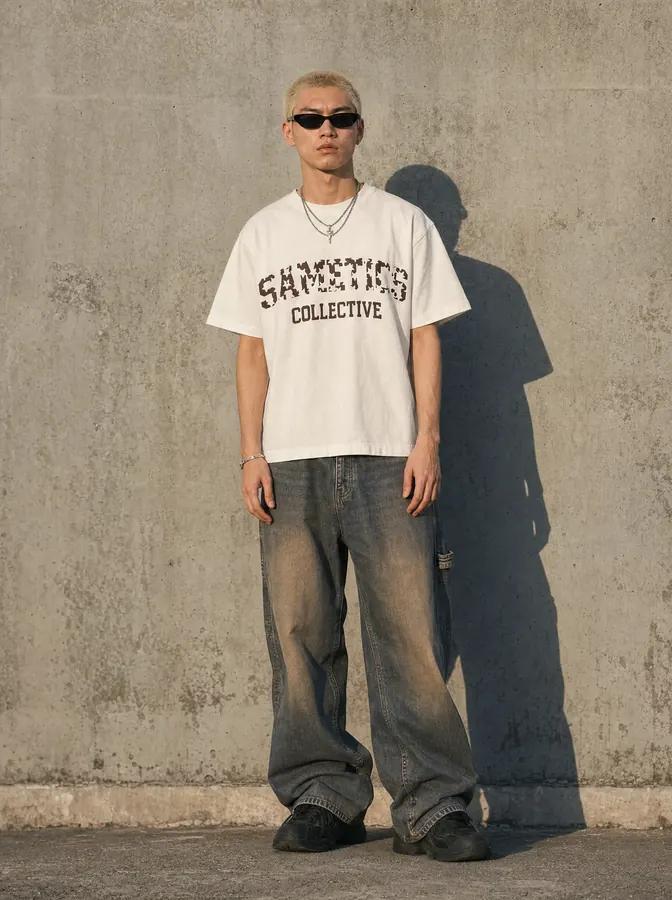 Modello con la Base tee